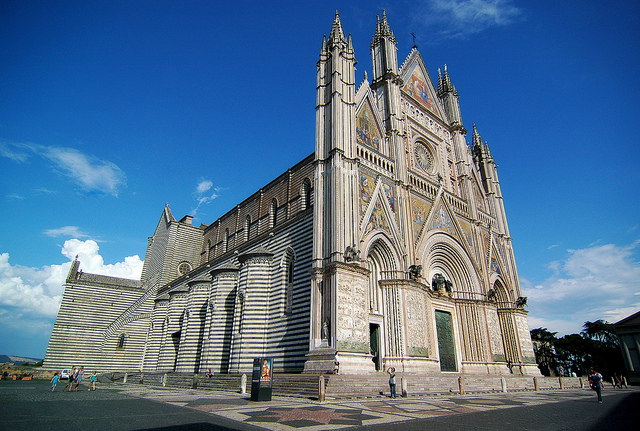 The majestic Orvieto Duomo.  Image by Riccardo Cuppini (Flickr CC)