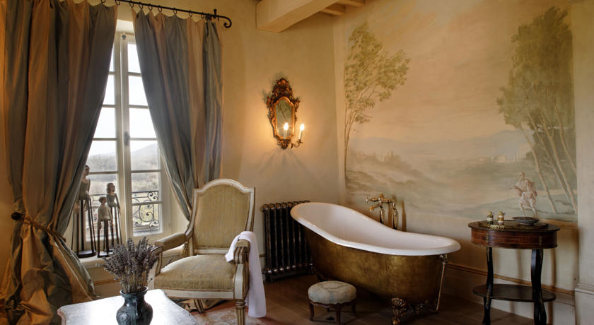 A romantic suite at Borgo Santo Pietro